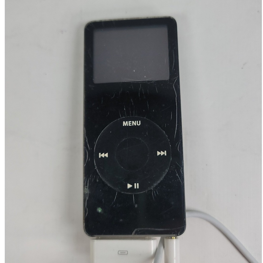 Apple iPod Nano 1st Generation 2GB Model A1137 with Cables for parts only